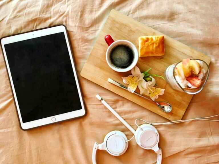 Five Essential Items for Better Sleep During Long Trips